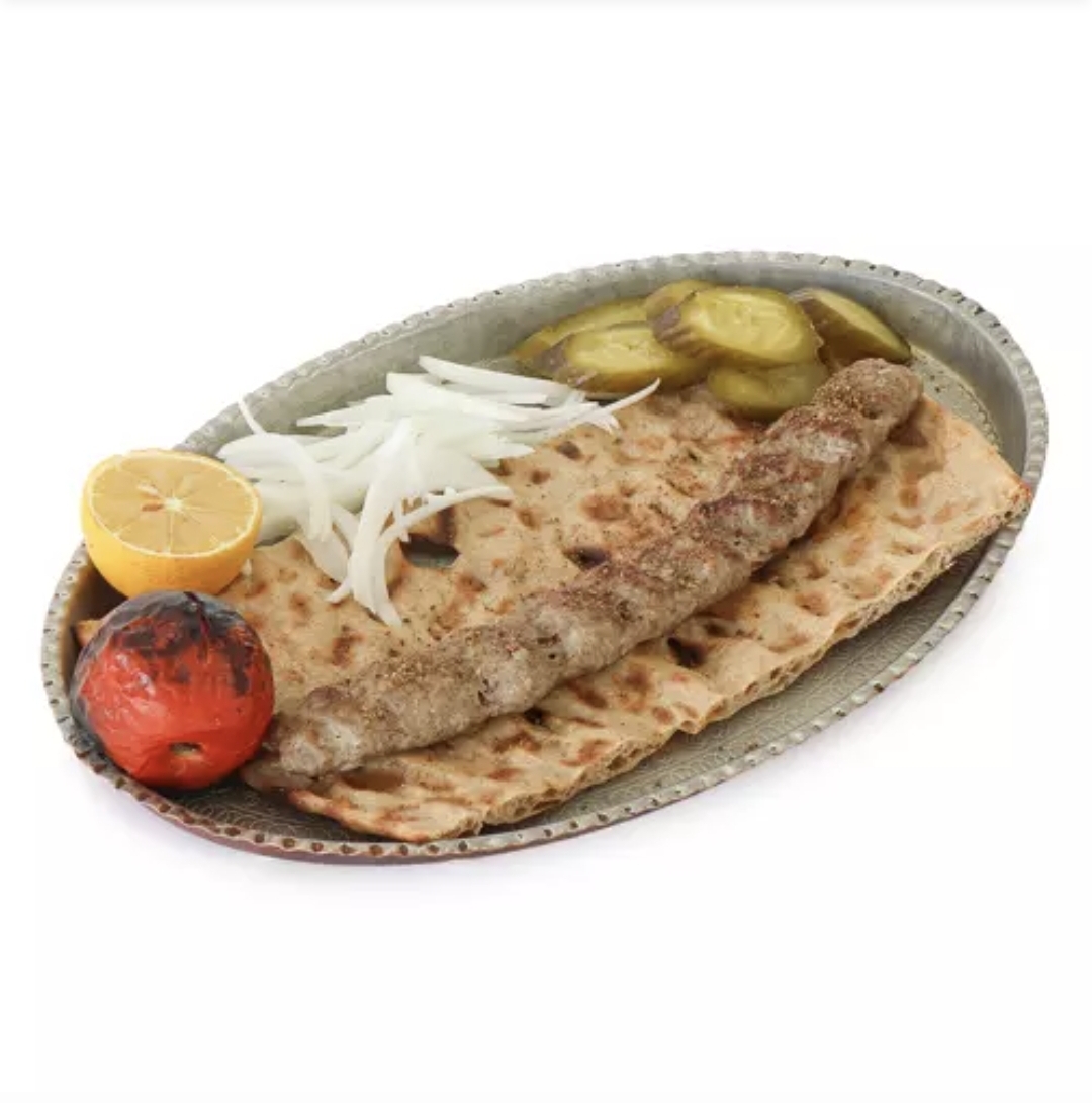 کوبیده گوسفندی با نان و دورچین